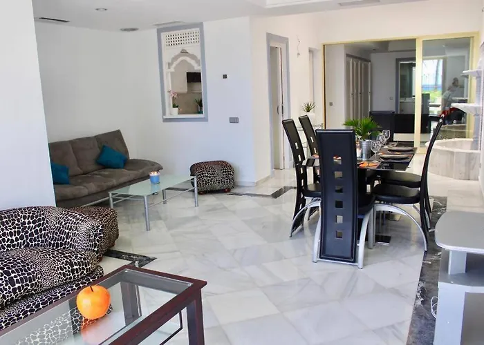 Puerto Banus Luxury Beachfront Apartment D